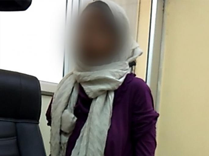 Inhuman beat up a minor girl in the house, given to the girl | घरकाम करणाऱ्या अल्पवयीन मुलीला अमानुष मारहाण, मुलीला दिले चटके Inhuman beat up a minor girl in the house, given to the girl | घरकाम करणाऱ्या अल्पवयीन मुलीला अमानुष मारहाण, मुलीला दिले चटके