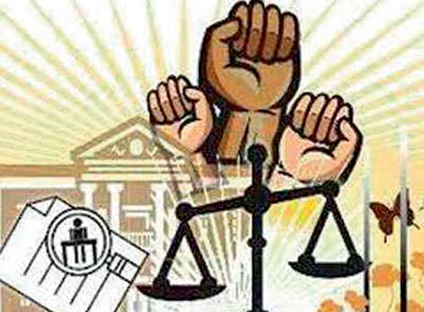 Theft in a running train; 1 lakh 3 thousand compensation; National Consumer Grievance Redressal Commission orders railway administration | धावत्या रेल्वेत चोरी; २ लाख ३७ हजार भरपाई; राष्ट्रीय ग्राहक तक्रार निवारण आयोगाचे रेल्वे प्रशासनाला आदेश Theft in a running train; 1 lakh 3 thousand compensation; National Consumer Grievance Redressal Commission orders railway administration | धावत्या रेल्वेत चोरी; २ लाख ३७ हजार भरपाई; राष्ट्रीय ग्राहक तक्रार निवारण आयोगाचे रेल्वे प्रशासनाला आदेश