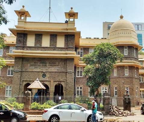 If there were irregularities, why would you fund so many years? The High Court rejected | अनियमितता होती तर इतकी वर्षे निधी का दिलात? उच्च न्यायालयाने फटकारले If there were irregularities, why would you fund so many years? The High Court rejected | अनियमितता होती तर इतकी वर्षे निधी का दिलात? उच्च न्यायालयाने फटकारले