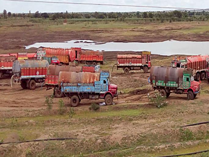 ... otherwise the sugarcane, banana water will stop | ...अन्यथा ऊस, केळीचे पाणी होणार बंद ... otherwise the sugarcane, banana water will stop | ...अन्यथा ऊस, केळीचे पाणी होणार बंद