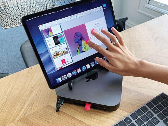 The world of screens shaping emotions | जाणिवांना आकार देणारे स्क्रीनचे जग The world of screens shaping emotions | जाणिवांना आकार देणारे स्क्रीनचे जग