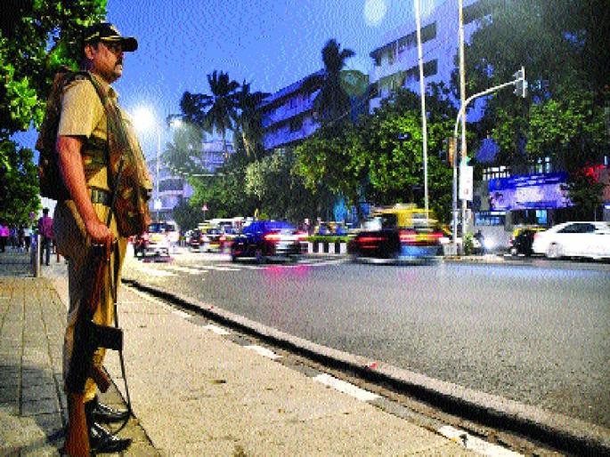 Still, Mumbai's ready for 'Thirty First' | तरीही ‘थर्टी फर्स्ट’साठी मुंबईकर सज्ज, उत्साहावर कमला मिलचे सावट Still, Mumbai's ready for 'Thirty First' | तरीही ‘थर्टी फर्स्ट’साठी मुंबईकर सज्ज, उत्साहावर कमला मिलचे सावट