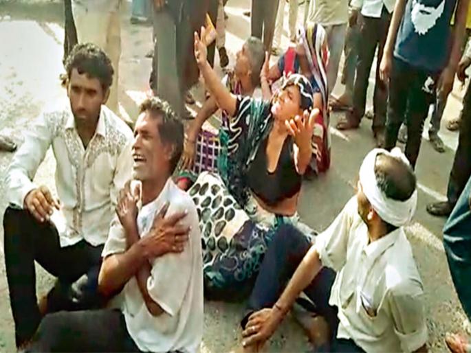 A two-and-a-half year old girl was murdered in Aligarh | अलीगढजवळ अडीच वर्षांच्या मुलीची हत्या A two-and-a-half year old girl was murdered in Aligarh | अलीगढजवळ अडीच वर्षांच्या मुलीची हत्या