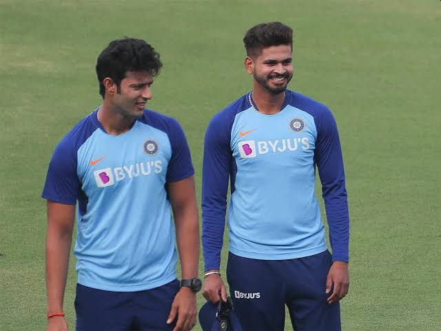 Shreyas Iyer and Shivam Dubey not played for mumbai in ranji and given reason of BCCI's rest | श्रेयस अय्यर आणि शिवम दुबेने बीसीसीआयच्या खांद्यावर बंदूक ठेवत विश्रांती घेतली? काय होणार कारवाई