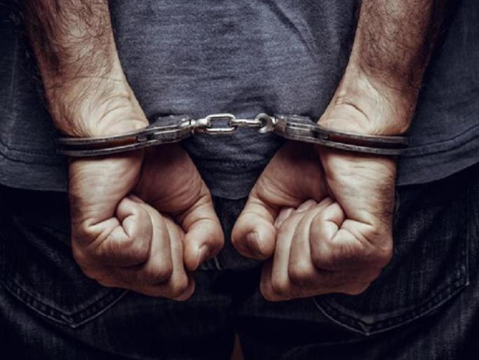 in mumbai smuggling by use of papad shoes gold and foreign currency 20 kg gold ganja seized at airport  | पापड, बूट, शरीरातून सोने, परदेशी चलनाची तस्करी; विमानतळावर २० किलो सोने, गांजा जप्त  in mumbai smuggling by use of papad shoes gold and foreign currency 20 kg gold ganja seized at airport  | पापड, बूट, शरीरातून सोने, परदेशी चलनाची तस्करी; विमानतळावर २० किलो सोने, गांजा जप्त