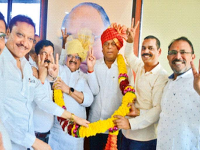 Unity of all parties to taste the fruits of power | सत्तेची फळे चाखण्यासाठी सर्वपक्षीयांचा एकोपा Unity of all parties to taste the fruits of power | सत्तेची फळे चाखण्यासाठी सर्वपक्षीयांचा एकोपा