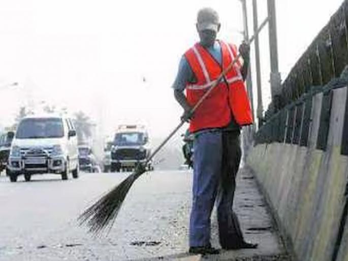 'Pink Army' takes to the field for pre-Diwali cleanliness; Focus on cleaning markets, major roads and footpaths | दिवाळीपूर्वीच्या स्वच्छतेसाठी ‘पिंक आर्मी’ उतरली मैदानात; बाजारपेठा, प्रमुख रस्त्यांसह पदपथांच्या सफाईवर भर 'Pink Army' takes to the field for pre-Diwali cleanliness; Focus on cleaning markets, major roads and footpaths | दिवाळीपूर्वीच्या स्वच्छतेसाठी ‘पिंक आर्मी’ उतरली मैदानात; बाजारपेठा, प्रमुख रस्त्यांसह पदपथांच्या सफाईवर भर