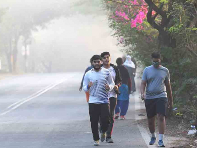 Mumbai Chills at 16.2°C: City Records Lowest Minimum Temperature in 12 Years as Cold Winds Sweep In | Mumbai Weather: मुंबईत हुडहुडी! १२ वर्षांत पहिल्यांदाच 'इतक्या' नीचांकी ताममानाची नोंद Mumbai Chills at 16.2°C: City Records Lowest Minimum Temperature in 12 Years as Cold Winds Sweep In | Mumbai Weather: मुंबईत हुडहुडी! १२ वर्षांत पहिल्यांदाच 'इतक्या' नीचांकी ताममानाची नोंद