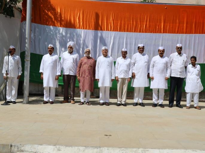 congress naseem khan demanded that the central govt 50 percent reservation limit should be removed and a deadline for caste wise census should be announced | “आरक्षणाची ५० टक्क्यांची मर्यादा हटवावी, जातनिहाय जनगणनेची कालमर्यादा जाहीर करावी”: काँग्रेस congress naseem khan demanded that the central govt 50 percent reservation limit should be removed and a deadline for caste wise census should be announced | “आरक्षणाची ५० टक्क्यांची मर्यादा हटवावी, जातनिहाय जनगणनेची कालमर्यादा जाहीर करावी”: काँग्रेस