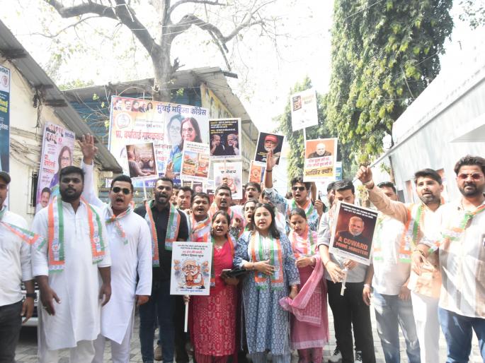 central govt should clarify on the china issue and publish manoj naravane book congress protests | चीनप्रश्नी केंद्राने भूमिका स्पष्ट करावी, मनोज नरवणेंचे पुस्तक प्रसिद्ध करा; काँग्रेसचे आंदोलन central govt should clarify on the china issue and publish manoj naravane book congress protests | चीनप्रश्नी केंद्राने भूमिका स्पष्ट करावी, मनोज नरवणेंचे पुस्तक प्रसिद्ध करा; काँग्रेसचे आंदोलन