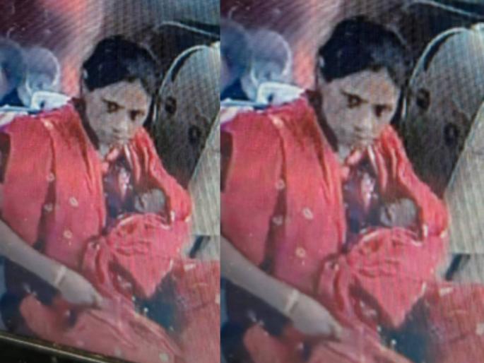 Woman flees after handing baby to passenger in ladies' compartment; Incident at Seawood station; Police investigating | लेडीज डब्यामध्ये प्रवाशाकडे बाळ देऊन महिला पसार; सीवूड स्थानकातील घटना; पोलिसांकडून तपास सुरू Woman flees after handing baby to passenger in ladies' compartment; Incident at Seawood station; Police investigating | लेडीज डब्यामध्ये प्रवाशाकडे बाळ देऊन महिला पसार; सीवूड स्थानकातील घटना; पोलिसांकडून तपास सुरू