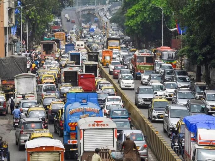 Ban on petrol and diesel vehicles older than 10 years in Mumbai?; Study report to come in 3 months | १० वर्षाहून जुन्या पेट्रोल डिझेल वाहनांवर मुंबईत बंदी?; ३ महिन्यात स्टडी रिपोर्ट येणार Ban on petrol and diesel vehicles older than 10 years in Mumbai?; Study report to come in 3 months | १० वर्षाहून जुन्या पेट्रोल डिझेल वाहनांवर मुंबईत बंदी?; ३ महिन्यात स्टडी रिपोर्ट येणार