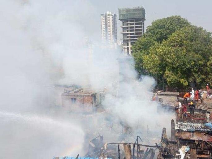 3,1151 fire incidents in the slums in Mumbai in 10 years; Loss of Rs.99 crores | मुंबईत १० वर्षांत झोपड्यांत ३ हजार १५१ आगीच्या घटना; ८९ कोटींचे नुकसान 3,1151 fire incidents in the slums in Mumbai in 10 years; Loss of Rs.99 crores | मुंबईत १० वर्षांत झोपड्यांत ३ हजार १५१ आगीच्या घटना; ८९ कोटींचे नुकसान