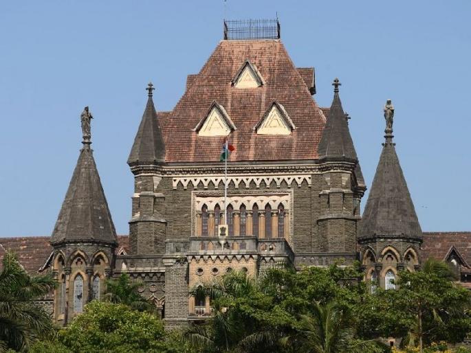 unauthorized hawkers cannot occupy roads footpath orders in mumbai says high court to bmc | रस्ते, फुटपाथवर अनधिकृत हॉकर्स कब्जा करू शकत नाहीत; हायकोर्टाचा निर्णय   unauthorized hawkers cannot occupy roads footpath orders in mumbai says high court to bmc | रस्ते, फुटपाथवर अनधिकृत हॉकर्स कब्जा करू शकत नाहीत; हायकोर्टाचा निर्णय