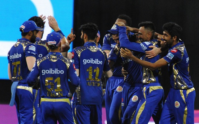 IPL 2019: Alzari Joseph out of ipl from Mumbai Indians team | IPL 2019 : मुंबई इंडियन्सला मोठा धक्का, वेगवान गोलंदाज आयपीएलला मुकणार