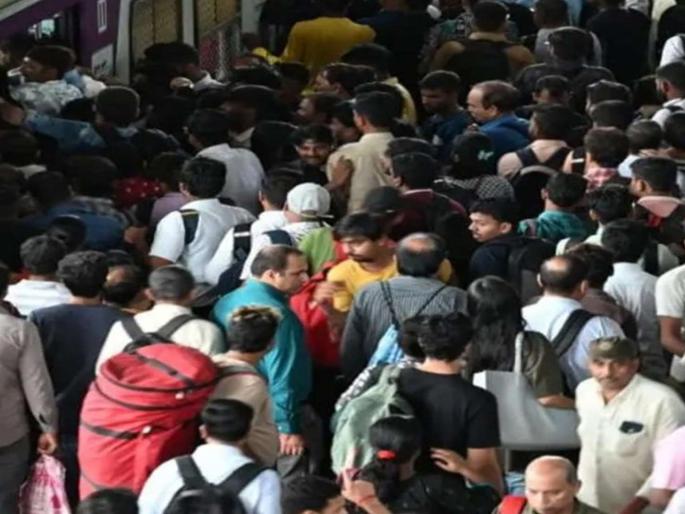 Over 26000 mobile phones worth Rs 62 crore were stolen on railway tracks in Mumbai in two and a half years | रेल्वे प्रवाशांचे मोबाइल जातात तरी कुठे?