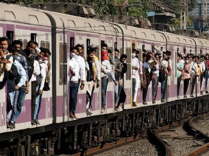 Proposal to change office timings wrapped in a blanket; 15-car local train to Badlapur required | कार्यालयीन वेळा बदलण्याचा प्रस्ताव बासनात गुंडाळला; १५ डब्यांच्या लोकल बदलापूरपर्यंत नेणे गरजेचे Proposal to change office timings wrapped in a blanket; 15-car local train to Badlapur required | कार्यालयीन वेळा बदलण्याचा प्रस्ताव बासनात गुंडाळला; १५ डब्यांच्या लोकल बदलापूरपर्यंत नेणे गरजेचे