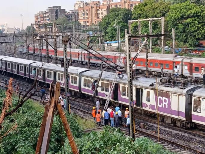 local train in the morning rain in the evening battered mumbaikars | सकाळी लोकलने, संध्याकाळी पावसाने मुंबईकरांना झोडपले; मध्य रेल्वेवर लोकल गोंधळामुळे तारांबळ local train in the morning rain in the evening battered mumbaikars | सकाळी लोकलने, संध्याकाळी पावसाने मुंबईकरांना झोडपले; मध्य रेल्वेवर लोकल गोंधळामुळे तारांबळ