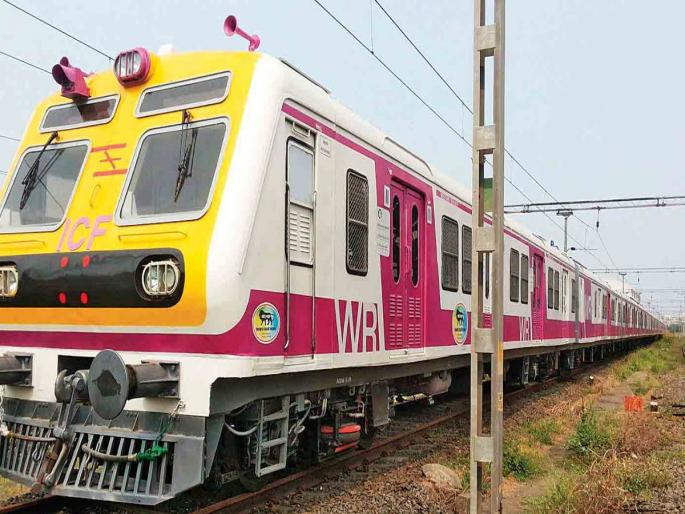 If you do reels in the train, you will have to eat the air of the prison! The issue of passenger safety is on the rise, demand to keep an eye on it | रेल्वेत रील्स कराल, तर तुरुंगाची हवा खावी लागेल ! प्रवासी सुरक्षेचा प्रश्न ऐरणीवर, नजर ठेवण्याची मागणी If you do reels in the train, you will have to eat the air of the prison! The issue of passenger safety is on the rise, demand to keep an eye on it | रेल्वेत रील्स कराल, तर तुरुंगाची हवा खावी लागेल ! प्रवासी सुरक्षेचा प्रश्न ऐरणीवर, नजर ठेवण्याची मागणी