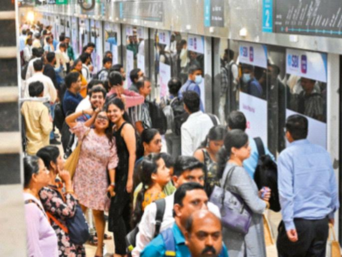 Mumbai Metro line 3: Underground metro is also good on the second day; Crowded with passengers at many stations, what happened to BEST? | Mumbai Metro 3: भुयारी मेट्रो दुसऱ्या दिवशीही सुसाट; अनेक स्थानकांत प्रवाशांची अलोट गर्दी, बेस्टचे काय झाले? Mumbai Metro line 3: Underground metro is also good on the second day; Crowded with passengers at many stations, what happened to BEST? | Mumbai Metro 3: भुयारी मेट्रो दुसऱ्या दिवशीही सुसाट; अनेक स्थानकांत प्रवाशांची अलोट गर्दी, बेस्टचे काय झाले?