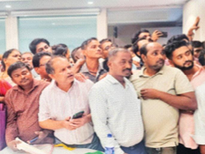 Slum dwellers vacate land for High Court building in Bandra, SRA helps construction department for rehabilitation; Slums to be demolished by April 10 | वांद्र्यात हायकोर्टाच्या इमारतीसाठी झोपडीवासीयांनी जागा सोडली, पुनर्वसनासाठी एसआरएने केली बांधकाम विभागाला मदत; १० एप्रिलपर्यंत झोपड्या पाडणार Slum dwellers vacate land for High Court building in Bandra, SRA helps construction department for rehabilitation; Slums to be demolished by April 10 | वांद्र्यात हायकोर्टाच्या इमारतीसाठी झोपडीवासीयांनी जागा सोडली, पुनर्वसनासाठी एसआरएने केली बांधकाम विभागाला मदत; १० एप्रिलपर्यंत झोपड्या पाडणार