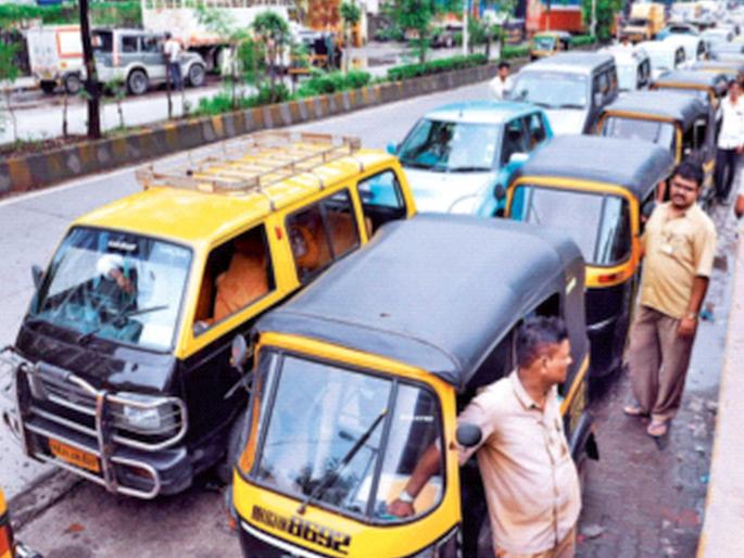How do taxi and auto rickshaw drivers treat passengers High Court asked petitioners | टॅक्सी, रिक्षाचालक प्रवाशांशी कसे वागतात? उच्च न्यायालयाकडून याचिकाकर्त्यांची कानउघाडणी How do taxi and auto rickshaw drivers treat passengers High Court asked petitioners | टॅक्सी, रिक्षाचालक प्रवाशांशी कसे वागतात? उच्च न्यायालयाकडून याचिकाकर्त्यांची कानउघाडणी