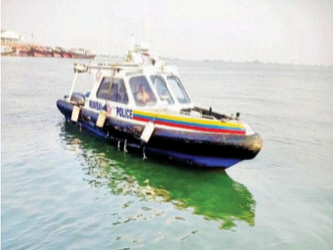 Most police patrol boats in the state | राज्यात सर्वाधिक पोलिस गस्त नौका Most police patrol boats in the state | राज्यात सर्वाधिक पोलिस गस्त नौका