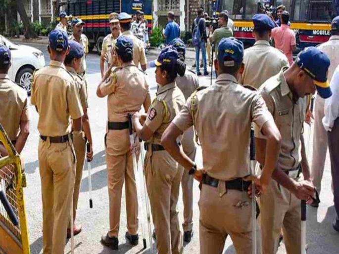 Accused who abused 2 year old girl in Kandivli arrested by Mumbai Police after 15 days | मसाजच्या नावाखाली २ वर्षाच्या मुलीचा विनयभंग; पीडितेच्या आईला पाहताच आरोपीने केली शिवीगाळ Accused who abused 2 year old girl in Kandivli arrested by Mumbai Police after 15 days | मसाजच्या नावाखाली २ वर्षाच्या मुलीचा विनयभंग; पीडितेच्या आईला पाहताच आरोपीने केली शिवीगाळ