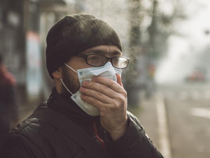 Cough, sore throat; Mumbaikars' health deteriorated; Large increase in patient number due to climate change | खोकला, घशात खवखव; मुंबईकरांचे आरोग्य बिघडले; वातावरणातील बदलामुळे रुग्ण संख्येत मोठी वाढ Cough, sore throat; Mumbaikars' health deteriorated; Large increase in patient number due to climate change | खोकला, घशात खवखव; मुंबईकरांचे आरोग्य बिघडले; वातावरणातील बदलामुळे रुग्ण संख्येत मोठी वाढ