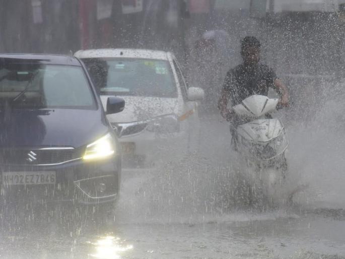 Heavy rain in mumbai IMD issues red Alert | मुंबईत मुसळधार! अतिजोरदार ते मुसळधार पावसाचा इशारा कायम; सर्व यंत्रणा अलर्टवर Heavy rain in mumbai IMD issues red Alert | मुंबईत मुसळधार! अतिजोरदार ते मुसळधार पावसाचा इशारा कायम; सर्व यंत्रणा अलर्टवर