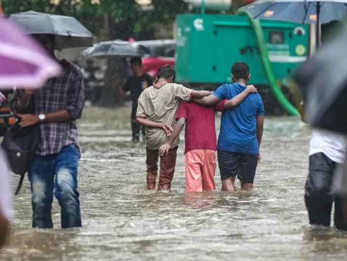 Mahamumbai is standing on the verge of explosion! During the rainy season, water overflowed in all the municipalities | स्फोटाच्या तोंडावर उभी आहे महामुंबई! पावसाळ्यात सर्व पालिकांत पाणी तुंबले Mahamumbai is standing on the verge of explosion! During the rainy season, water overflowed in all the municipalities | स्फोटाच्या तोंडावर उभी आहे महामुंबई! पावसाळ्यात सर्व पालिकांत पाणी तुंबले
