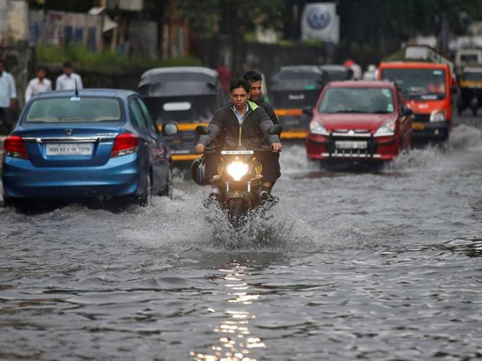 Corona outside, water danger in the house | बाहेर कोरोनाचा, घरात पाण्याचा धोका Corona outside, water danger in the house | बाहेर कोरोनाचा, घरात पाण्याचा धोका