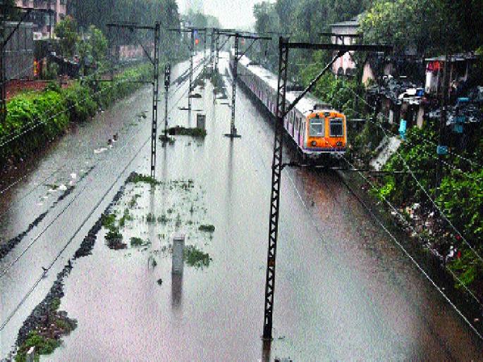 Mumbai Tumbly, but the municipality has not seen ... | मुंबई तुंबली, पण पालिकेने नाही पाहिली... Mumbai Tumbly, but the municipality has not seen ... | मुंबई तुंबली, पण पालिकेने नाही पाहिली...