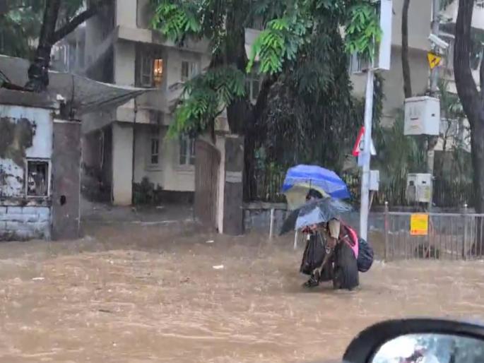 Holiday declared for schools in afternoon session due to heavy rains in Mumbai | School Holiday: मुंबईत शाळांना सुट्टी जाहीर, पाणी साचल्याने अनेक ठिकाणी वाहतूक ठप्प; ४८ तासांसाठी रेड अलर्ट जारी Holiday declared for schools in afternoon session due to heavy rains in Mumbai | School Holiday: मुंबईत शाळांना सुट्टी जाहीर, पाणी साचल्याने अनेक ठिकाणी वाहतूक ठप्प; ४८ तासांसाठी रेड अलर्ट जारी