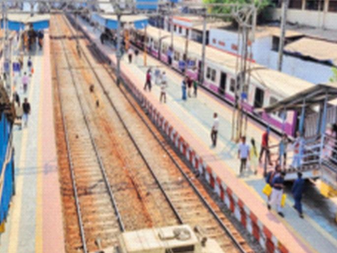 Mumbai Suburban Railway: How long is the punishment for standing in the sun? Angry passengers question, roofs on Central Railway stations disappear | उन्हात उभे राहण्याची शिक्षा किती दिवस? संतप्त प्रवाशांचा सवाल, मध्य रेल्वेच्या स्थानकांवरील छप्पर गायब Mumbai Suburban Railway: How long is the punishment for standing in the sun? Angry passengers question, roofs on Central Railway stations disappear | उन्हात उभे राहण्याची शिक्षा किती दिवस? संतप्त प्रवाशांचा सवाल, मध्य रेल्वेच्या स्थानकांवरील छप्पर गायब