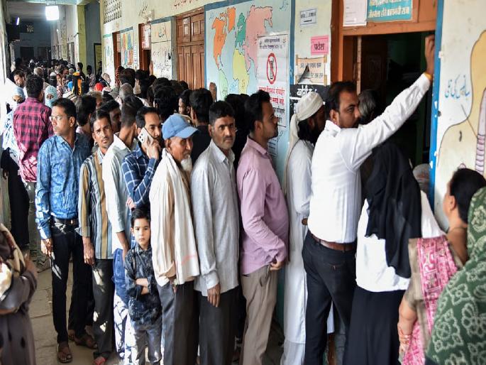 Voters Forced to Use Tender Ballots After Facing Fraudulent Voting Across Mumbai | बॅलेट पेपरवर मतदान करणारे हे भाग्यवान मतदार Voters Forced to Use Tender Ballots After Facing Fraudulent Voting Across Mumbai | बॅलेट पेपरवर मतदान करणारे हे भाग्यवान मतदार