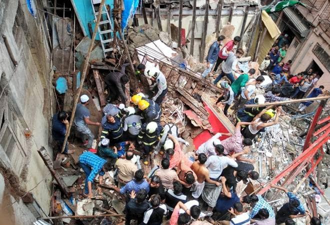 Here death is cheap; Just and only show off for administrative action | इथे मरण स्वस्त आहे; प्रशासकीय कारवाईचा फक्त आणि फक्त दिखावाच
