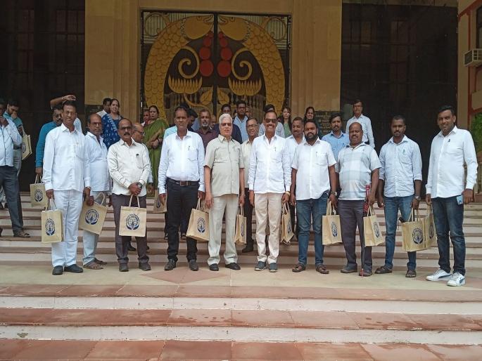 Install a device that separates turtles from trawler nets; Notice to Fishermen of Fisheries Department | ट्रॉलर जाळ्यातून कासवे वेगळे करणारे उपकरण लावा; मत्स्य विभागाच्या मच्छिमारांना सूचना Install a device that separates turtles from trawler nets; Notice to Fishermen of Fisheries Department | ट्रॉलर जाळ्यातून कासवे वेगळे करणारे उपकरण लावा; मत्स्य विभागाच्या मच्छिमारांना सूचना