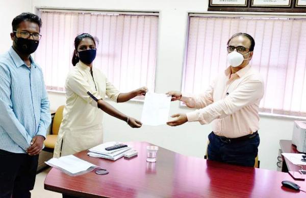 Charging more fees for admission in DU from OBC students | ओबीसी विद्यार्थ्यांकडून डीयूमधील प्रवेशासाठी अधिक शुल्क आकारणी Charging more fees for admission in DU from OBC students | ओबीसी विद्यार्थ्यांकडून डीयूमधील प्रवेशासाठी अधिक शुल्क आकारणी