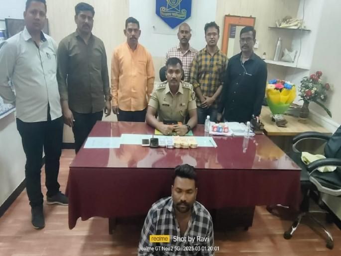 After seeing it on YouTube, the youth printed fake notes at home; Offense against one | युट्यूबवर पाहून तरुणाने घरीच छापल्या नकली नोटा ; एकाविरूध्द गुन्हा After seeing it on YouTube, the youth printed fake notes at home; Offense against one | युट्यूबवर पाहून तरुणाने घरीच छापल्या नकली नोटा ; एकाविरूध्द गुन्हा