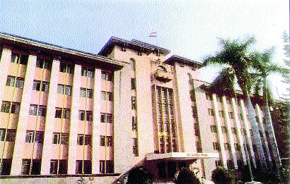 Medical Assistance Scheme: Crores of deposits in private hospitals | वैद्यकीय साह्य योजना : खासगी रुग्णालयात कोट्यवधी जमा Medical Assistance Scheme: Crores of deposits in private hospitals | वैद्यकीय साह्य योजना : खासगी रुग्णालयात कोट्यवधी जमा