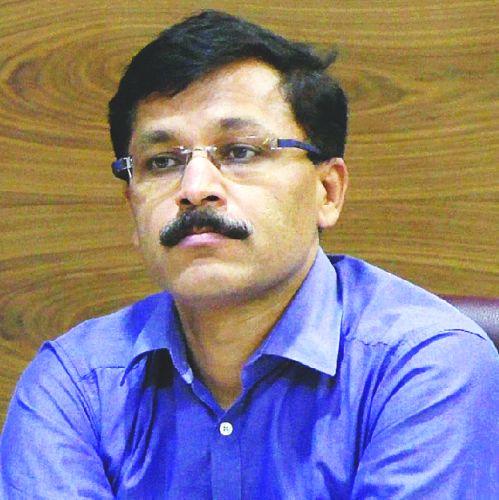 400 crore bills pending: Commissioner presents financial status of NMC | ४०० कोटींची बिले प्रलंबित : आयुक्तांनी मनपाची आर्थिक वस्तुस्थिती मांडली 400 crore bills pending: Commissioner presents financial status of NMC | ४०० कोटींची बिले प्रलंबित : आयुक्तांनी मनपाची आर्थिक वस्तुस्थिती मांडली