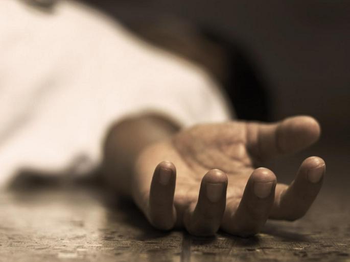 suicide by jumping from the thirteenth floor mundhva | पुण्यात तेराव्या मजल्यावरून उडी मारून वेटरची आत्महत्या suicide by jumping from the thirteenth floor mundhva | पुण्यात तेराव्या मजल्यावरून उडी मारून वेटरची आत्महत्या