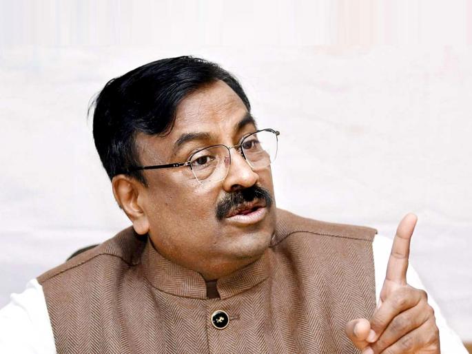 BJP Sudhir Mungantiwar slams Shiv Sena Sanjay Raut over government changes Eknath Shinde Devendra Fadnavis | "ज्यांनी खंजीर खुपसला, त्यांच्या नशिबात सत्ता येणं कठीणच"; भाजपाच्या सुधीर मुनगंटीवार यांचा थेट इशारा BJP Sudhir Mungantiwar slams Shiv Sena Sanjay Raut over government changes Eknath Shinde Devendra Fadnavis | "ज्यांनी खंजीर खुपसला, त्यांच्या नशिबात सत्ता येणं कठीणच"; भाजपाच्या सुधीर मुनगंटीवार यांचा थेट इशारा