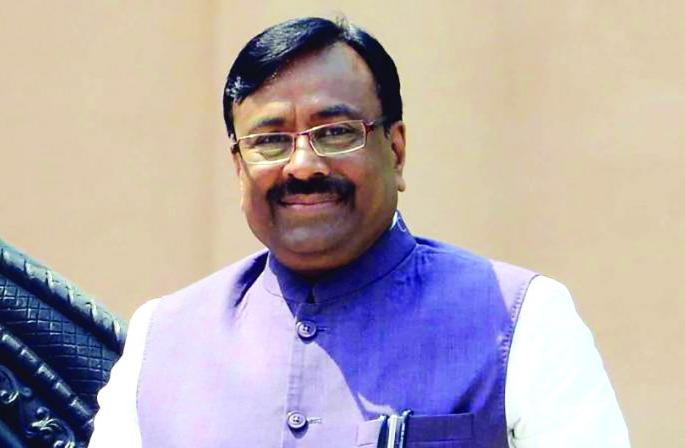 Efforts to find alternatives are destructive wisdom: Sudhir Mungantiwar pointed to Shiv Sena | पर्याय शोधण्याचा प्रयत्न म्हणजे विनाशकाले विपरीत बुद्धी : सुधीर मुनगंटीवार यांचा शिवसेनेवर नेम Efforts to find alternatives are destructive wisdom: Sudhir Mungantiwar pointed to Shiv Sena | पर्याय शोधण्याचा प्रयत्न म्हणजे विनाशकाले विपरीत बुद्धी : सुधीर मुनगंटीवार यांचा शिवसेनेवर नेम