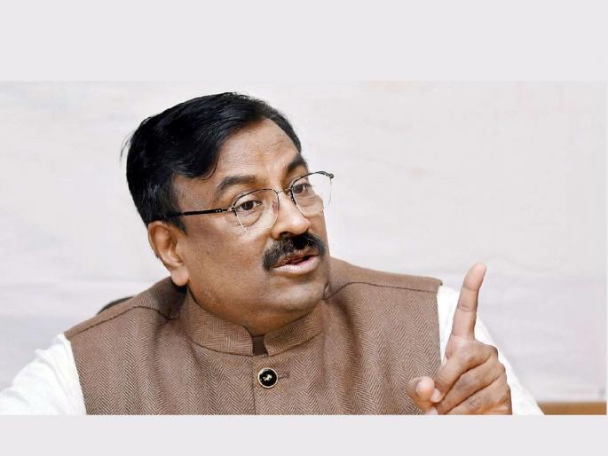 'Nano' project went to Gujarat when Vilasrao Deshmukh was CM Sudhir Mungantiwar criticized congress | विलासराव देशमुख मुख्यमंत्री असताना ‘नॅनो’ गुजरातमध्ये गेला - सुधीर मुनगंटीवार 'Nano' project went to Gujarat when Vilasrao Deshmukh was CM Sudhir Mungantiwar criticized congress | विलासराव देशमुख मुख्यमंत्री असताना ‘नॅनो’ गुजरातमध्ये गेला - सुधीर मुनगंटीवार