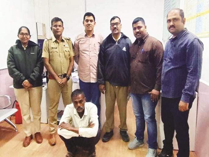 A laborer who is related for two generations is suspected of theft; The owner killed him in the field in the middle of the night | दोन पिढ्यांपासून संबंध असलेल्या मजुरावर चोरीचा संशय; मालकाने मध्यरात्री शेतातच केली हत्या A laborer who is related for two generations is suspected of theft; The owner killed him in the field in the middle of the night | दोन पिढ्यांपासून संबंध असलेल्या मजुरावर चोरीचा संशय; मालकाने मध्यरात्री शेतातच केली हत्या
