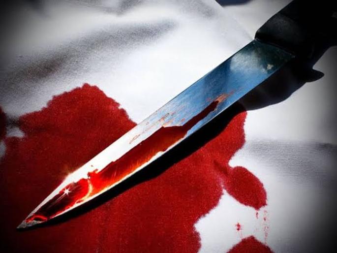 brother kills criminal who molest his sister | बहिणीची छेड काढणाऱ्या गुंडाची भावाकडून हत्या; पोलीस ठाण्यात आत्मसमर्पण brother kills criminal who molest his sister | बहिणीची छेड काढणाऱ्या गुंडाची भावाकडून हत्या; पोलीस ठाण्यात आत्मसमर्पण