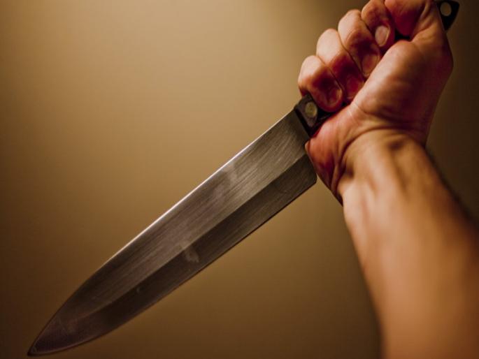 Shocking ...! a knife attack on boy and wife sister due to suspecting his character | धक्कादायक...! लोणीकाळभोर येथे पत्नीच्या चारित्र्यावर संशय घेत मुलासह मेव्हण्यावर चाकू हल्ला Shocking ...! a knife attack on boy and wife sister due to suspecting his character | धक्कादायक...! लोणीकाळभोर येथे पत्नीच्या चारित्र्यावर संशय घेत मुलासह मेव्हण्यावर चाकू हल्ला