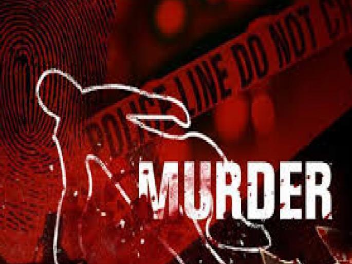 A body was found on the sidewalk in Kolhapur Police investigation started | कोल्हापुरात फुटपाथवर आढळला रक्तबंबाळ अवस्थेतील मृतदेह, घातपात की अपघात?; तपास सुरु A body was found on the sidewalk in Kolhapur Police investigation started | कोल्हापुरात फुटपाथवर आढळला रक्तबंबाळ अवस्थेतील मृतदेह, घातपात की अपघात?; तपास सुरु